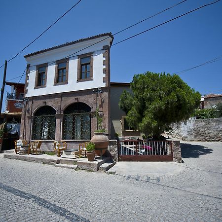 Mahzen Hotel Айвалык Экстерьер фото
