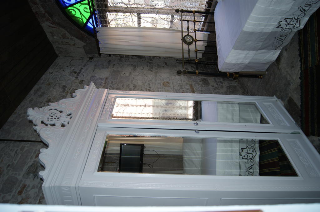 Mahzen Hotel Айвалык Экстерьер фото
