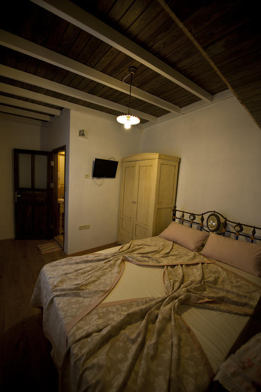 Mahzen Hotel Айвалык Экстерьер фото