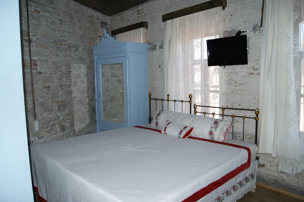 Mahzen Hotel Айвалык Номер фото