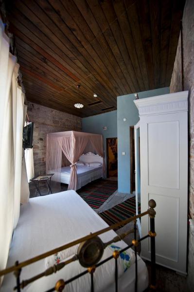 Mahzen Hotel Айвалык Экстерьер фото